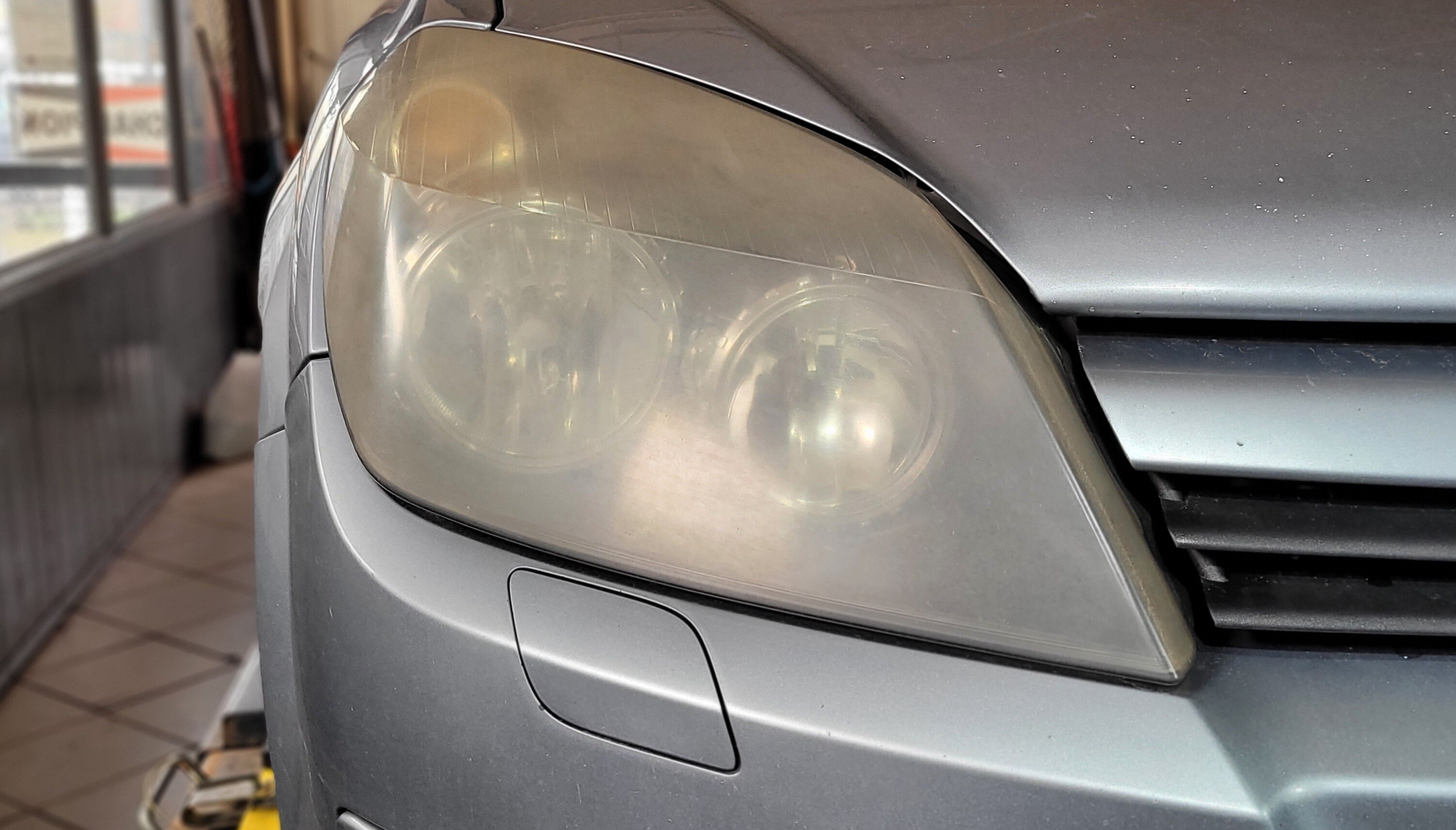 Astra – Polerowanie reflektorów – zdjęcie 1 z 2