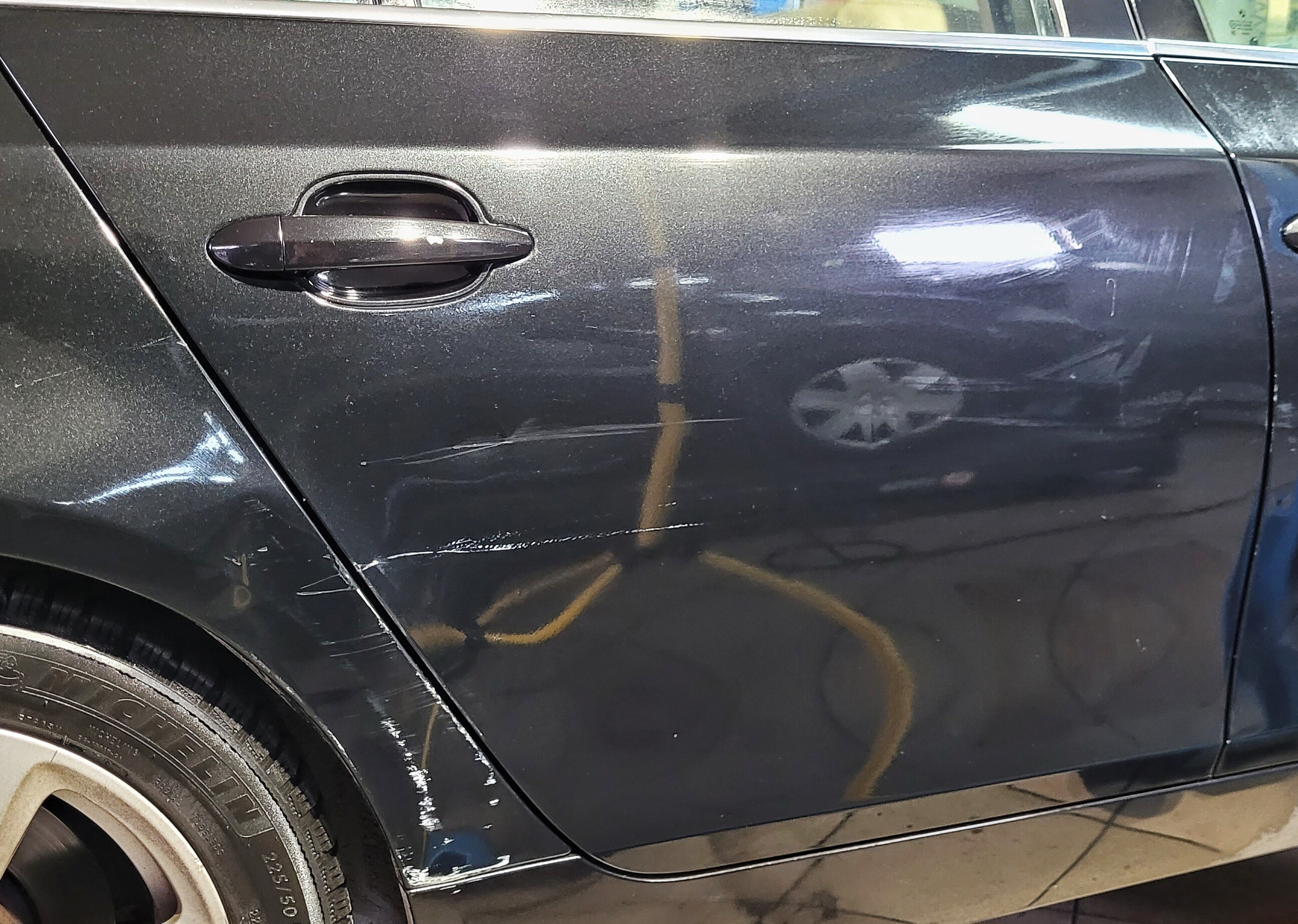 BMW Serii 5 – Usuwanie zarysowań – zdjęcie 1 z 4